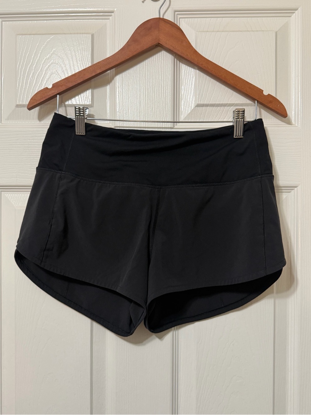 Lululemon athletica speed up short size 6 vguc 2.5” high rise